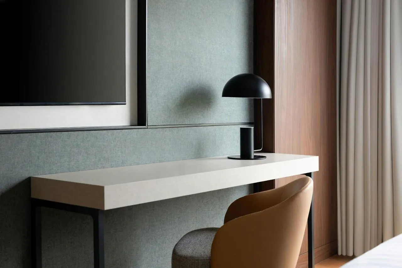 Milan Marriott Hotel 4*,