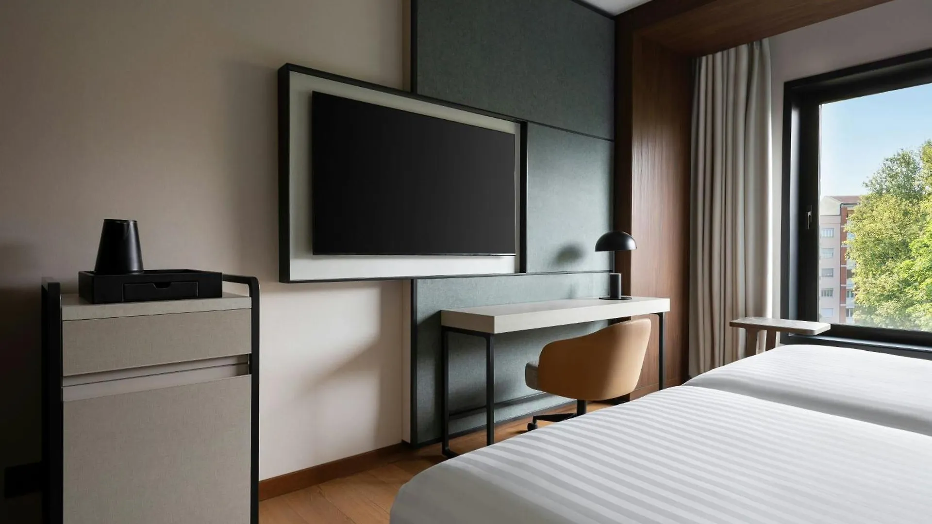Milan Marriott Hotel 4*,